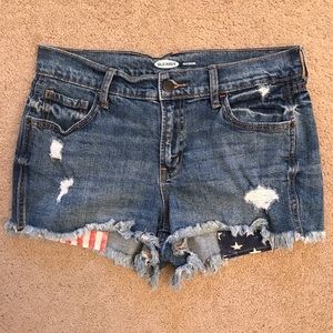 Old Navy Boyfriend Distressed Denim Shorts Patriotic Peekaboo Pockets Size 2